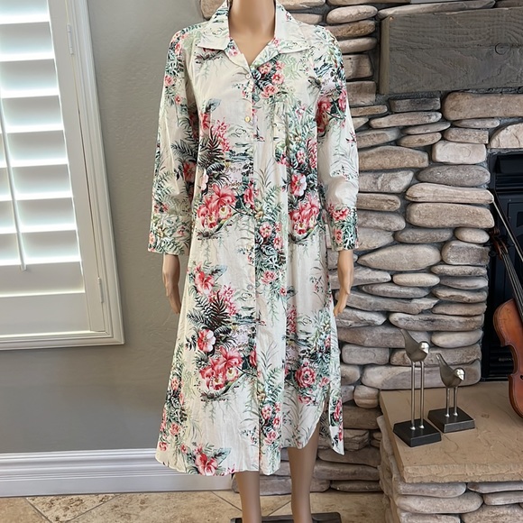 Zara Dresses & Skirts - Zara floral print midi dress S